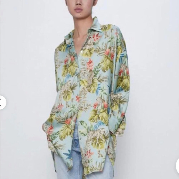 Zara printed satin oversized top| button down Size Small - Picture 10 of 10